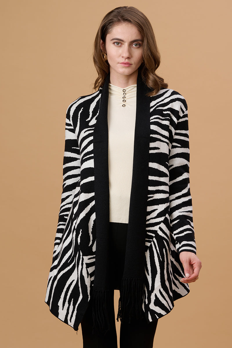 Gipsy Black & white print Acrylic Cape