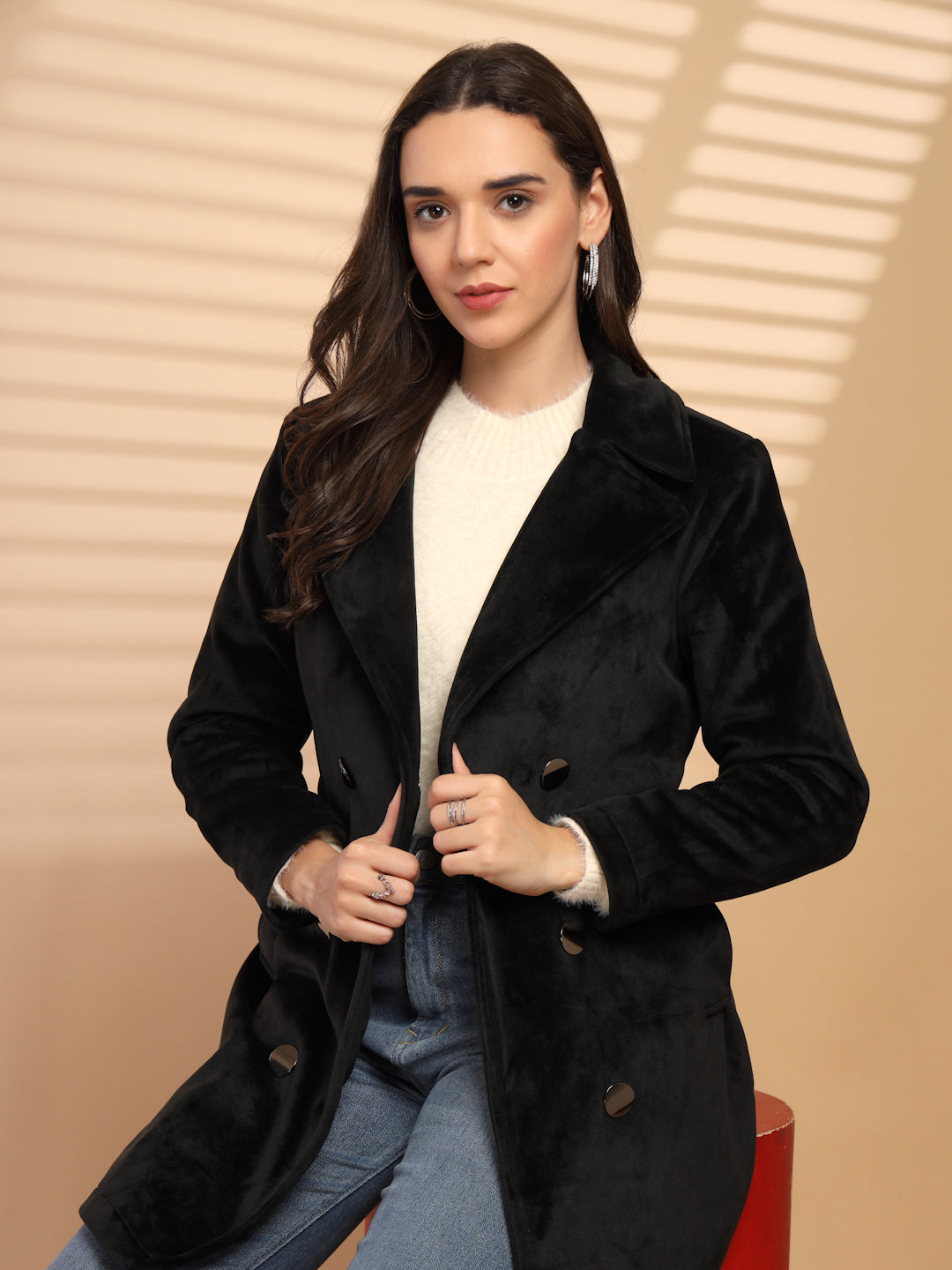 Black Solid Lapel Collar Coat With Belt