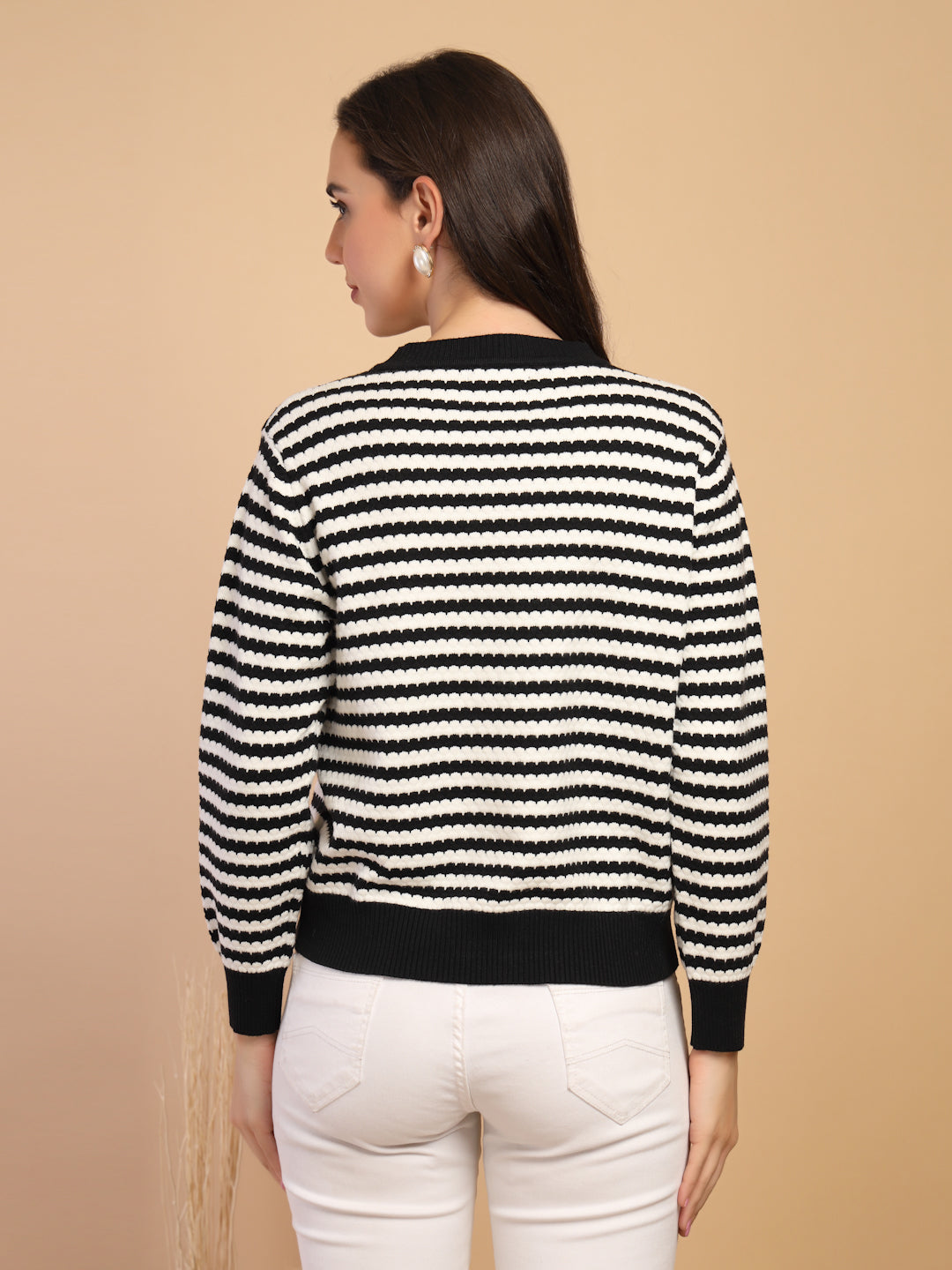 Black & White Solid Round Neck Short Cardigan
