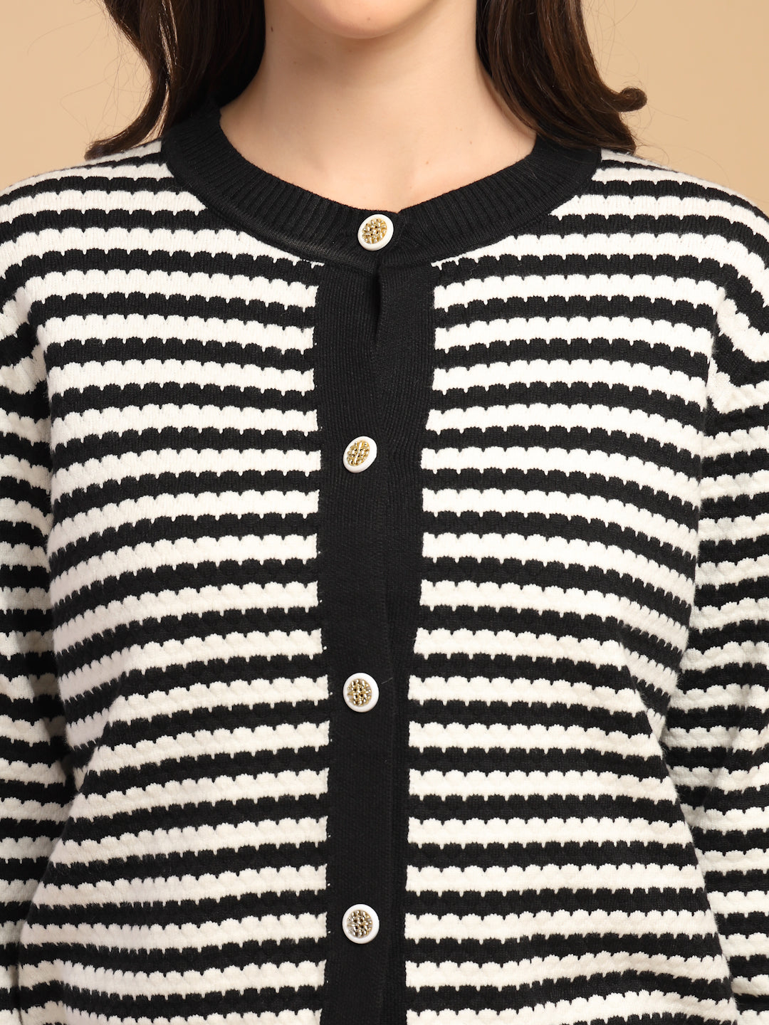 Black & White Solid Round Neck Short Cardigan