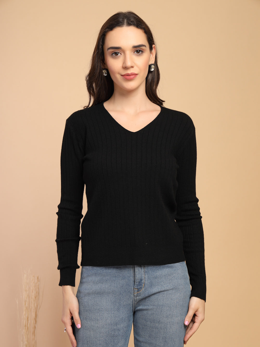 Black Sweater For Gipsy Woman Stylish And Cozy Winter Collection