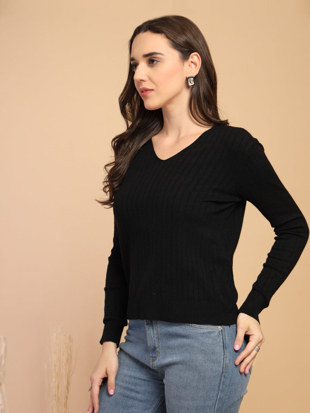 Black Sweater For Gipsy Woman Stylish And Cozy Winter Collection