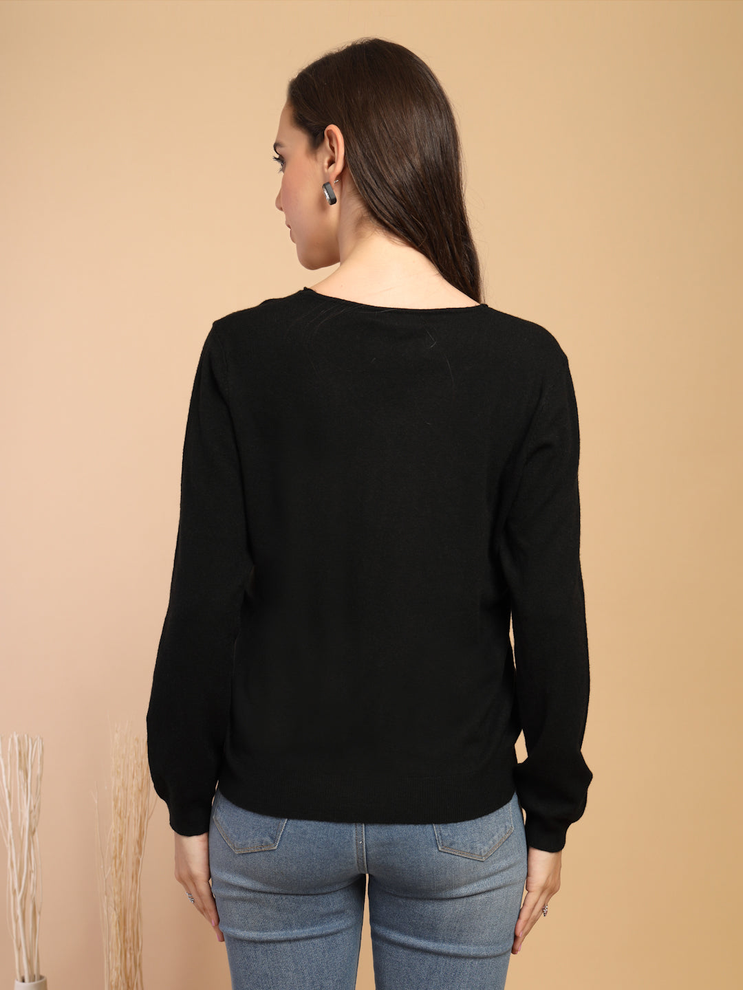 Black Sweater For Gipsy Woman Stylish And Cozy Winter Collection