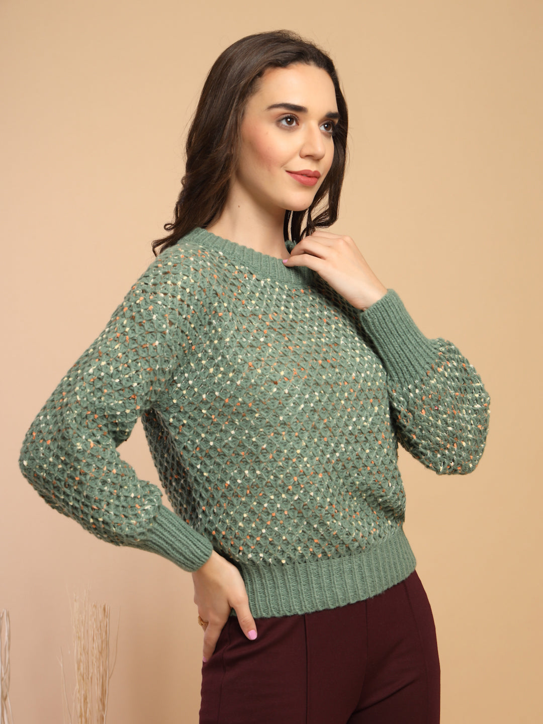 Green Solid Round Neck Pullover Sweater