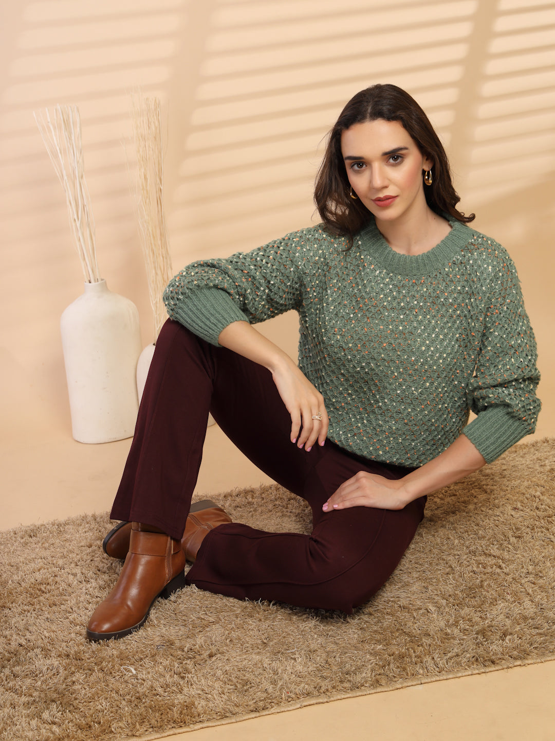 Green Solid Round Neck Pullover Sweater