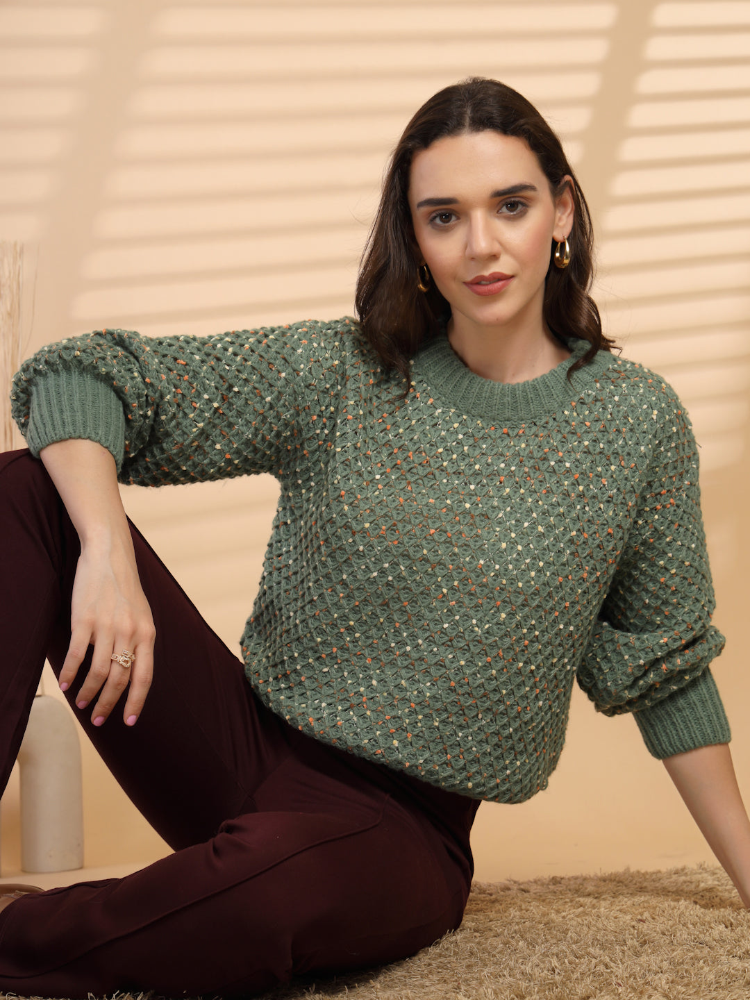 Green Solid Round Neck Pullover Sweater