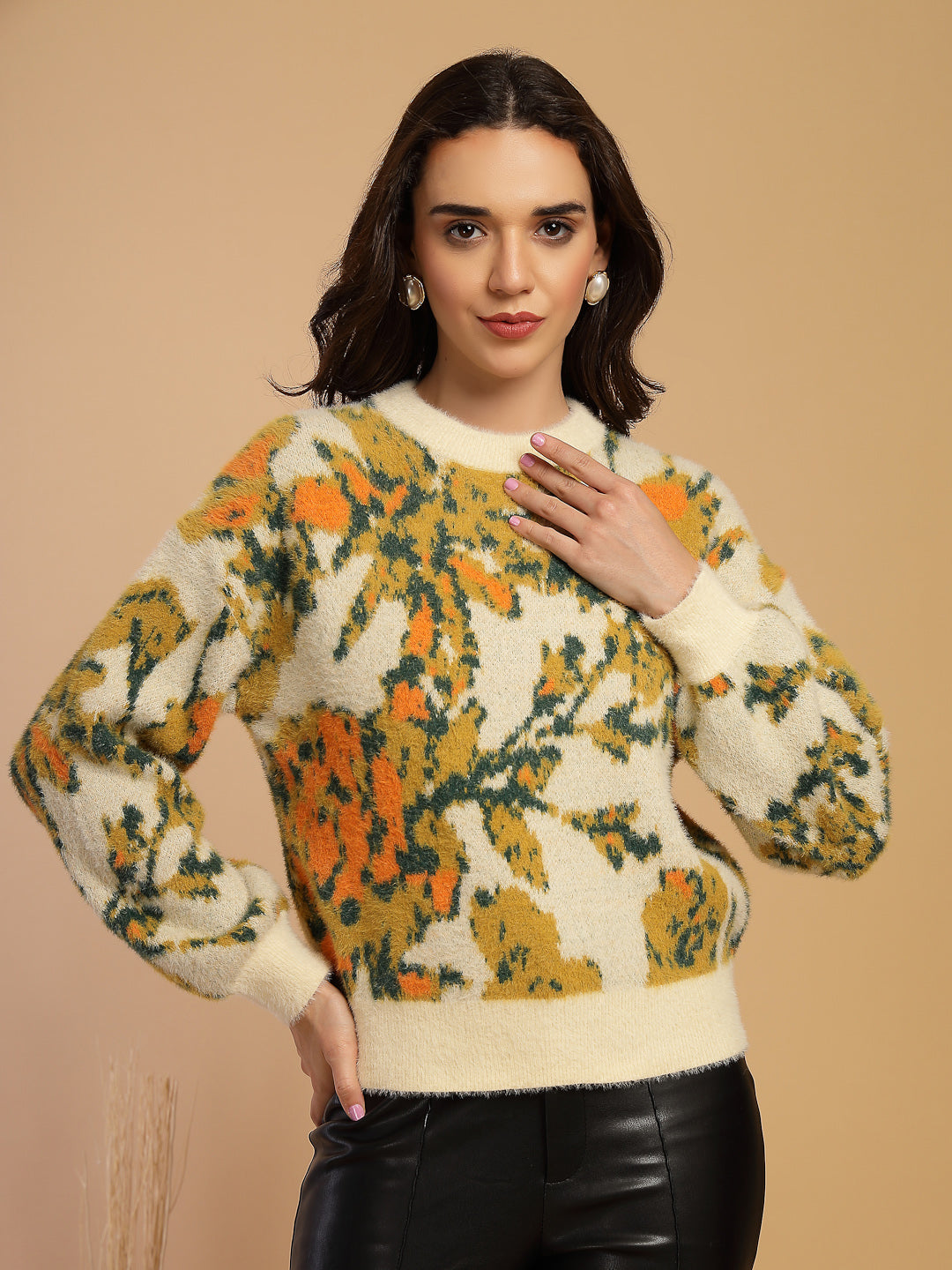 Beige Solid Round Neck Pullover Sweater