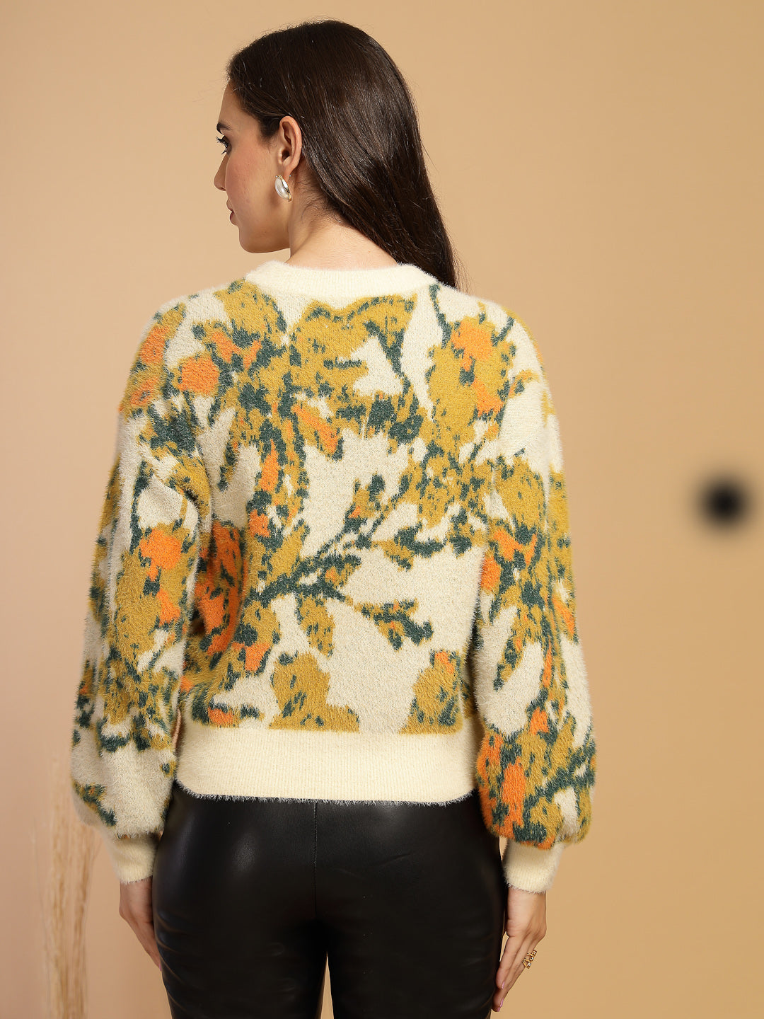 Beige Solid Round Neck Pullover Sweater