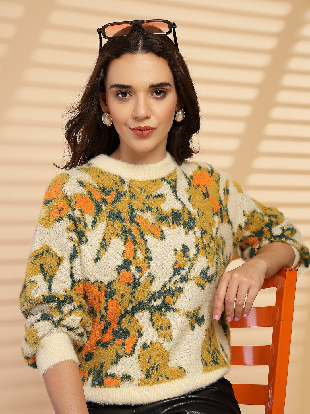 Beige Solid Round Neck Pullover Sweater