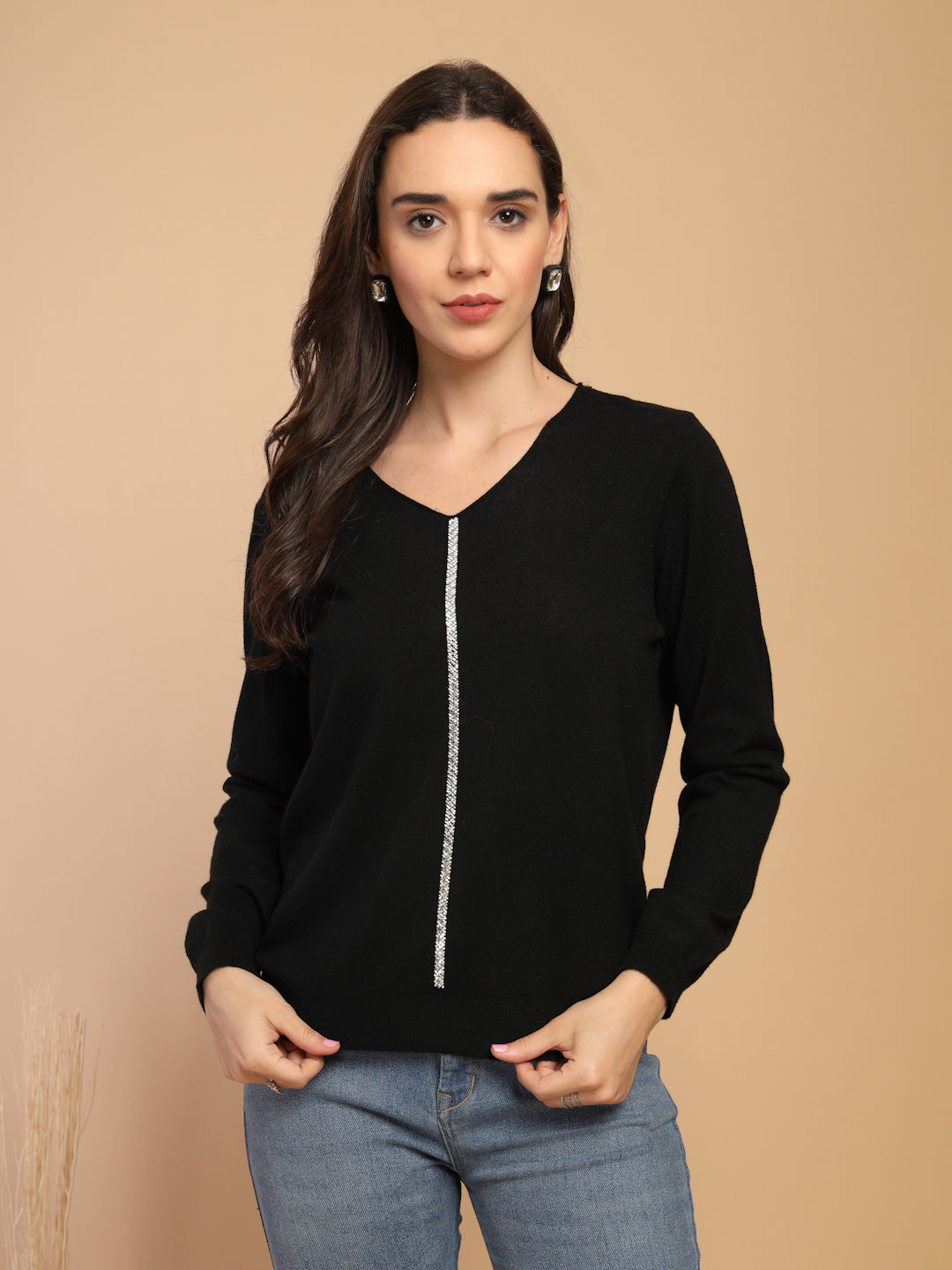 Black Solid V-Neck Pullover Sweater