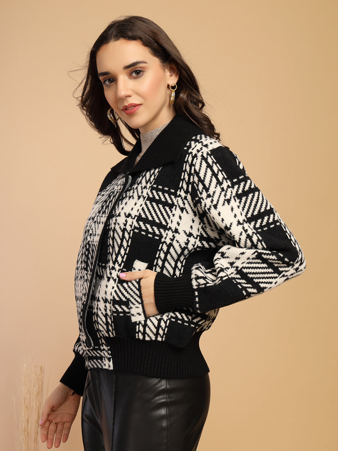 Black Solid Lapel Collar Sweater