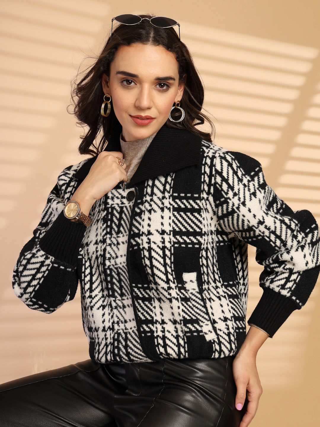 Black Solid Lapel Collar Sweater