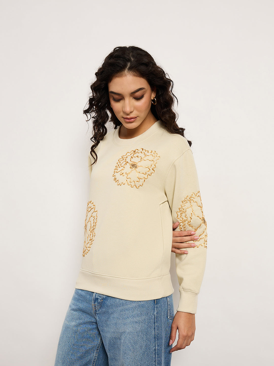 Cream Sweatshirt With 3D Embroidery