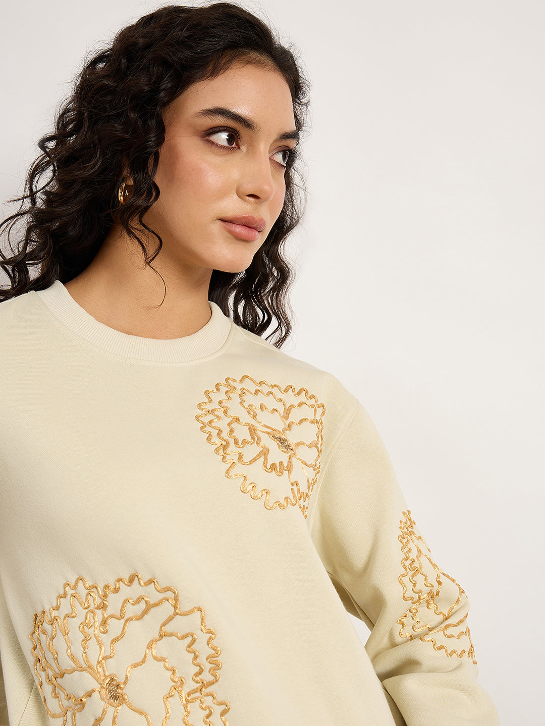 Cream Sweatshirt With 3D Embroidery