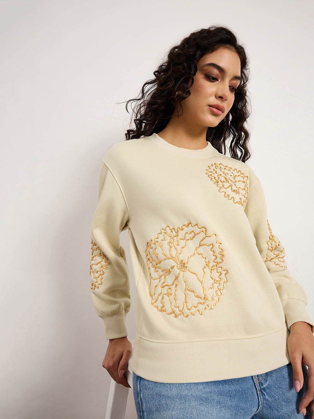 Cream Sweatshirt With 3D Embroidery