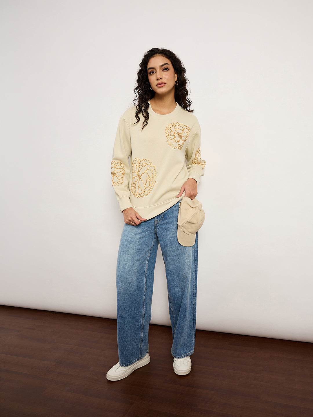 Cream Sweatshirt With 3D Embroidery