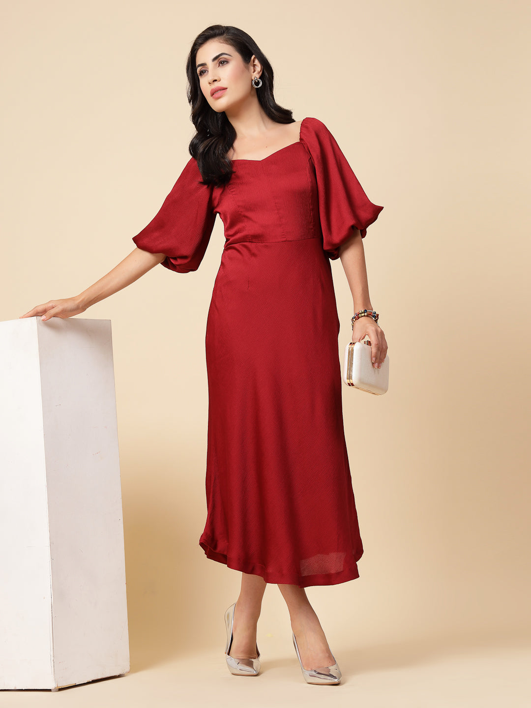 Gipsy Women Maroon Solid Satin Puffed Half Sleeve Sweatheart Maxi Dress