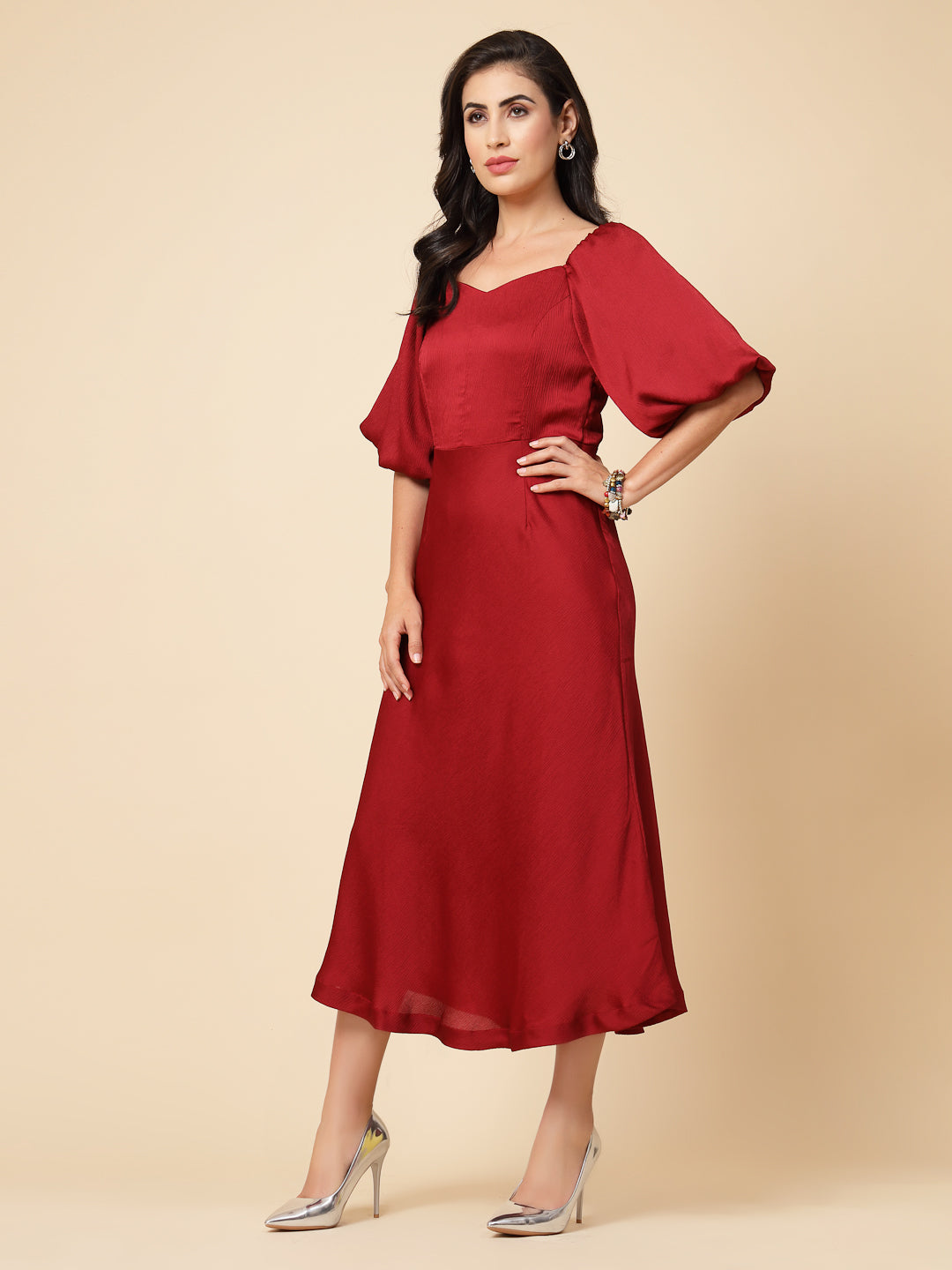 Gipsy Women Maroon Solid Satin Puffed Half Sleeve Sweatheart Maxi Dress
