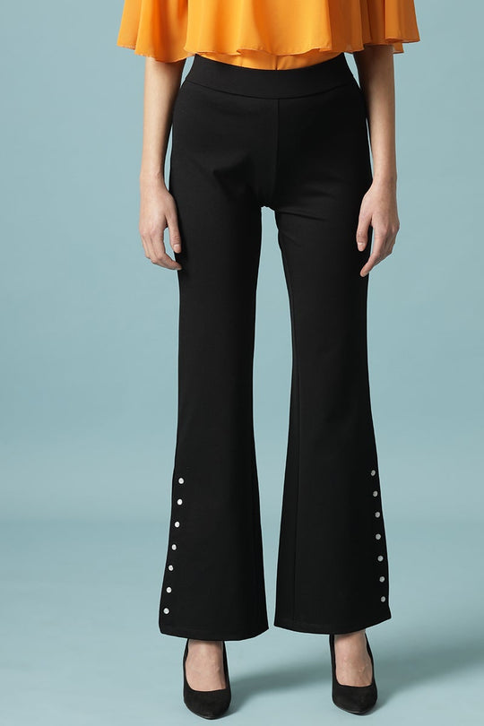 Black Solid Knitted Bootcut Jegging