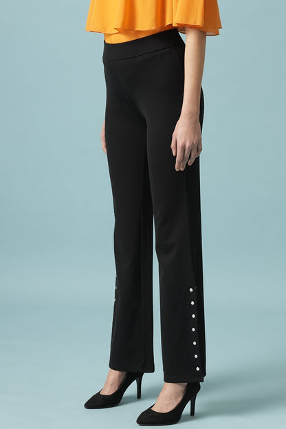 Black Solid Knitted Bootcut Jegging