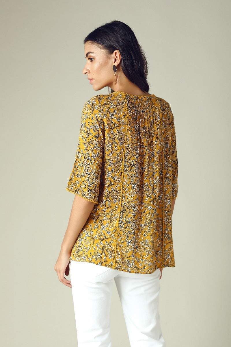 GIPSY Womens Tie Up Neck Printed Top