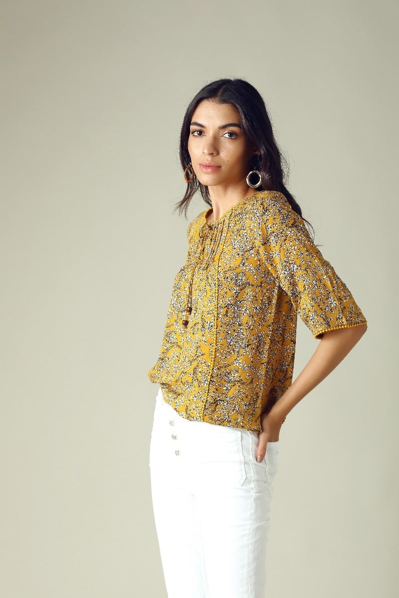 GIPSY Womens Tie Up Neck Printed Top