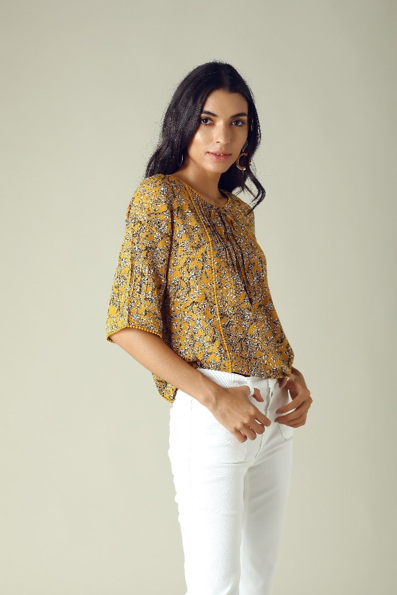 GIPSY Womens Tie Up Neck Printed Top