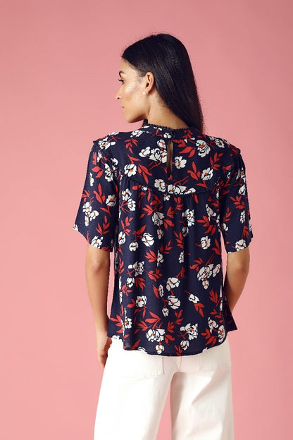 GIPSY Womens Crew Neck Lace Trimming Floral Printed Top