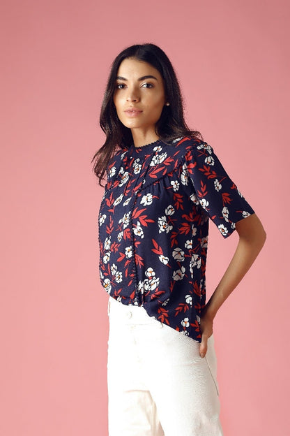 GIPSY Womens Crew Neck Lace Trimming Floral Printed Top