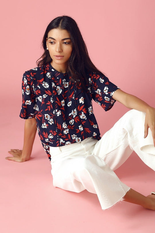 GIPSY Womens Crew Neck Lace Trimming Floral Printed Top