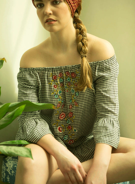 Gipsy Black/White Fashion Blouse