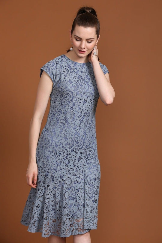 Suave Lace Dress