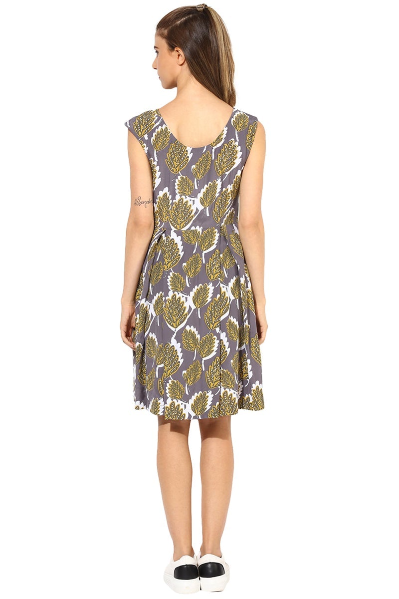 Grey Knee Length Sweatheart Neck Sleeveless Polyester Printed Dress