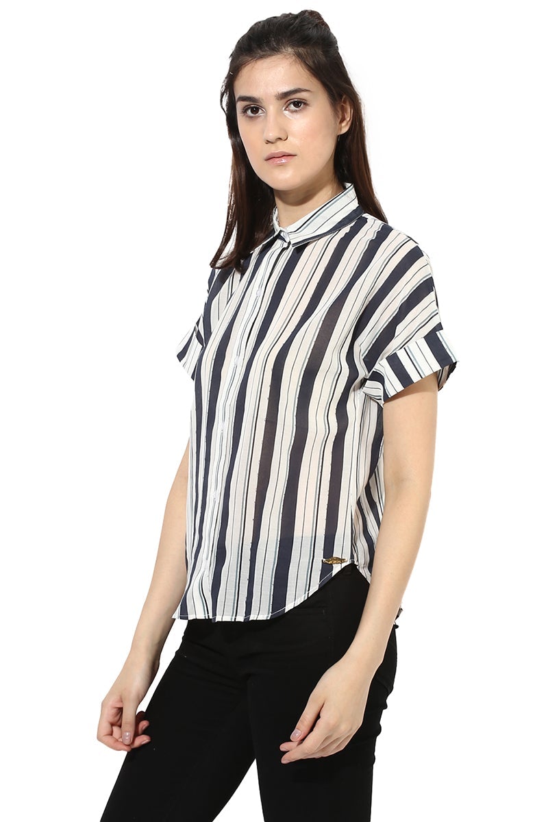 White Medium Length Shirt Collar Short Sleeves Polyester Shirt