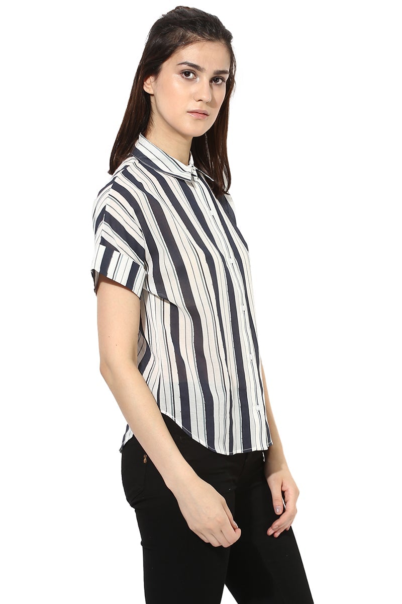 White Medium Length Shirt Collar Short Sleeves Polyester Shirt